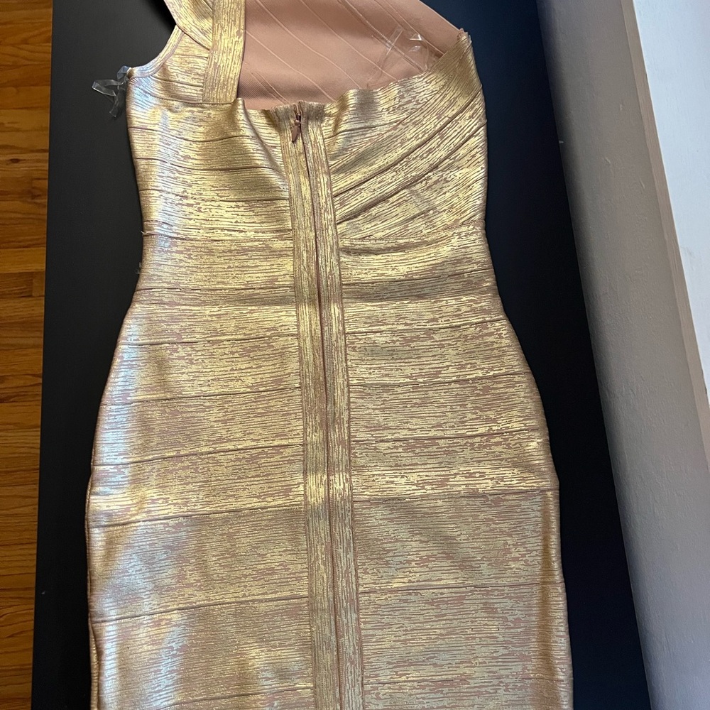 Elegant Gold One-Shoulder Mini Dress - Picture 2 of 15
